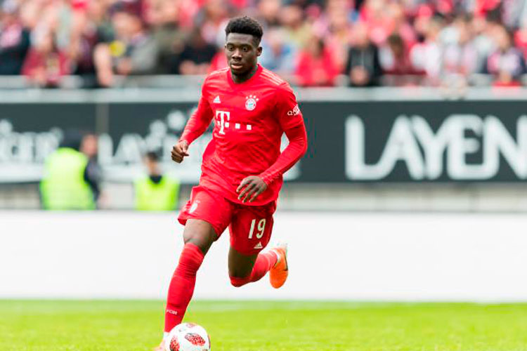 Alphonso Davies, la revelación del Bayern, renueva hasta 2025