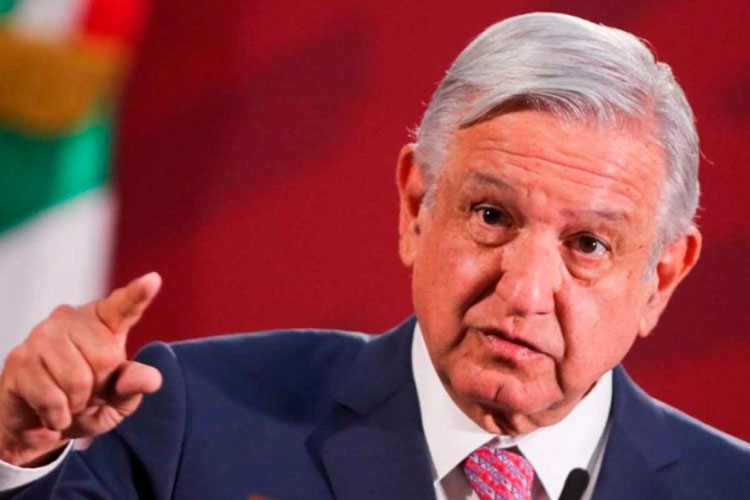Celebra López Obrador elevar a rango constitucional programas sociales