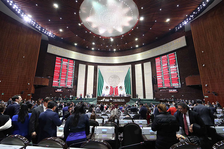 Erasmo González decide callar sobre iniciativa