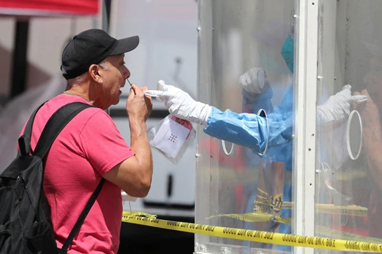 Temor en campos de refugiados por falta de pruebas de virus