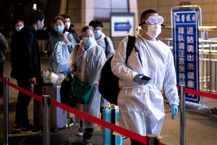 Por fin acaba cuarentena en Wuhan y miles dicen ‘adiós’