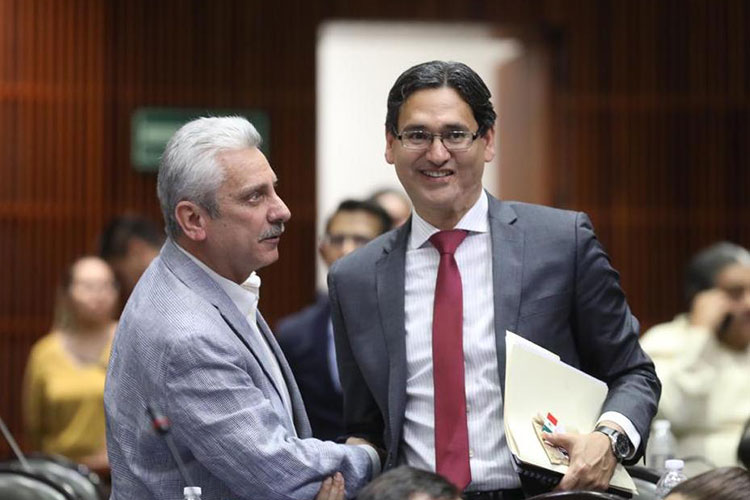 Erasmo González decide callar sobre iniciativa