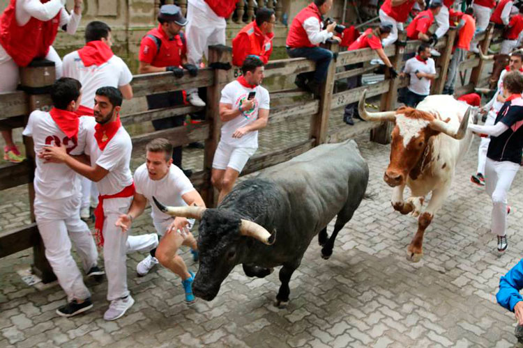 Suspenden las fiestas de San Fermín por el coronavirus