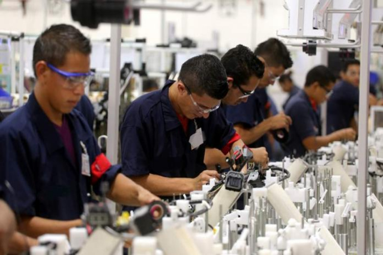 Exigen a STPS frenar presiones  sindicales contra obreros