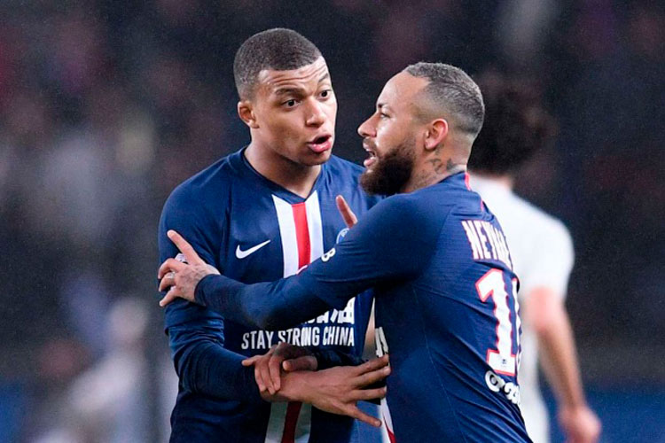 Futbolistas en Francia quieren dar por terminado el torneo