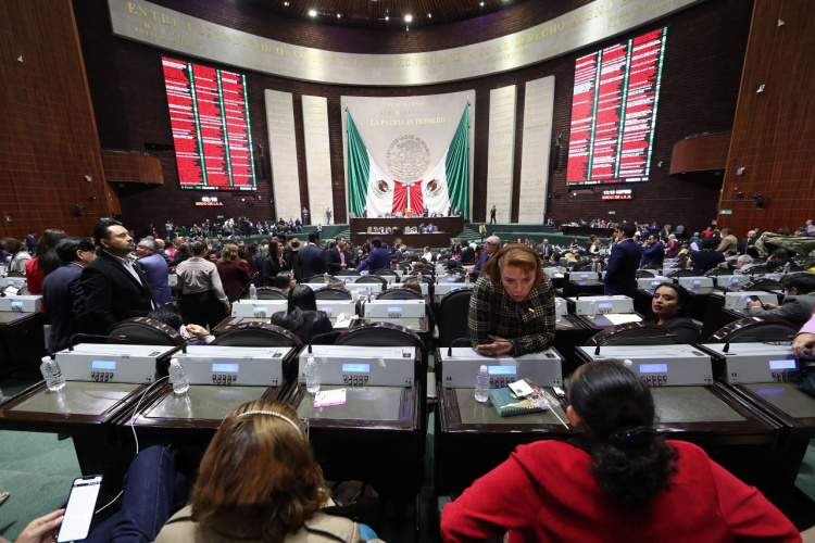 Buscan permitir a AMLO reasignar hasta el 10% del PEF