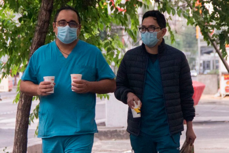 Regresarán a hospitales médicos internos del IPN