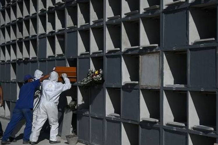EU: suman 78,794 los muertos y 1.3 millones los contagios