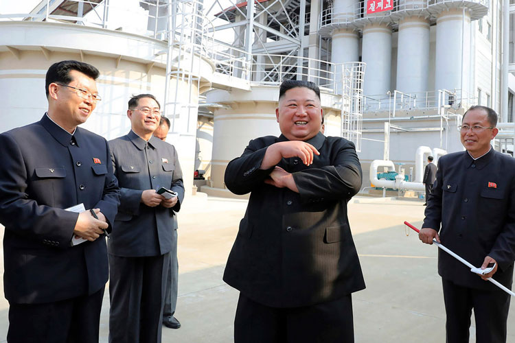 Kim Jong Un aparece en público por primera vez en 20 días