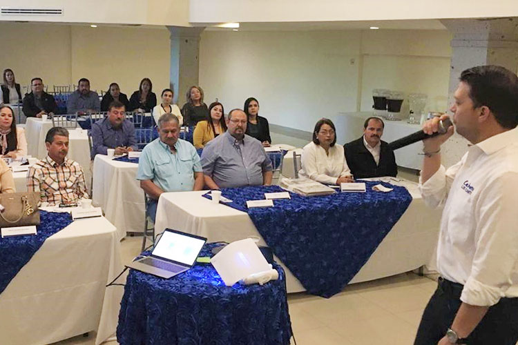 Niega Director de Tránsito ayudar a escolta de Xico