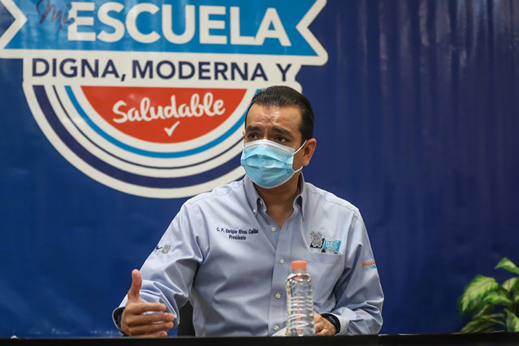 Entrega ‘Escuela Digna’ más mobiliario y equipo