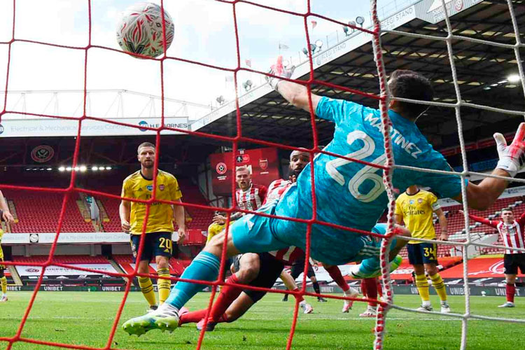 Victoria agónica pone al Arsenal en semifinales de la FA Cup