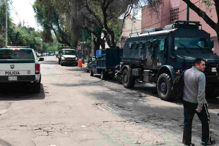 ‘Atentado es un reto; el Presidente no reforzará seguridad’: Durazo