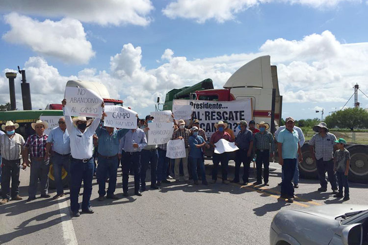 Una Tras Otra AMLO, activista irrespetuoso