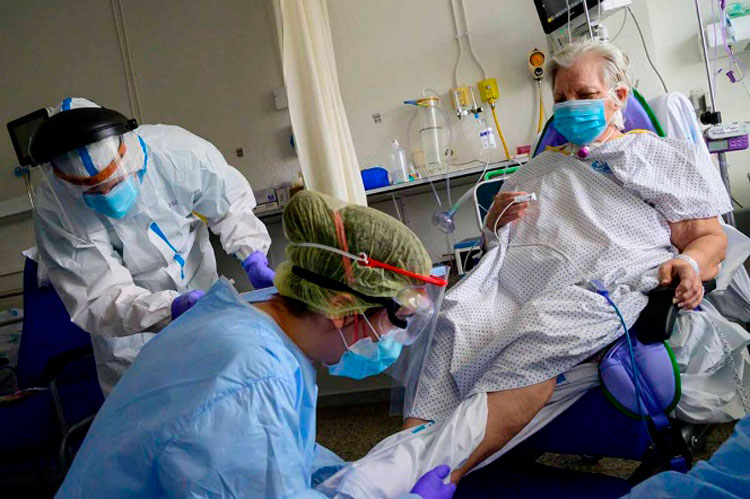 Confirman 20 casos de Covid-19 en hospital de España