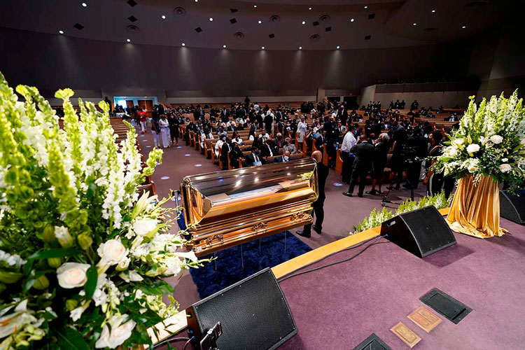 Entre reclamos de ‘justicia’, sepultan a George Floyd en Houston