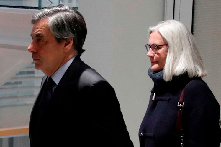 Dan 5 años de cárcel a exprimer ministro francés François Fillon