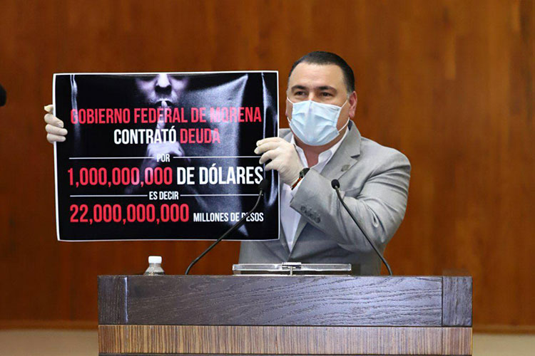 Una Tras Otra El poder del dinero de Maky
