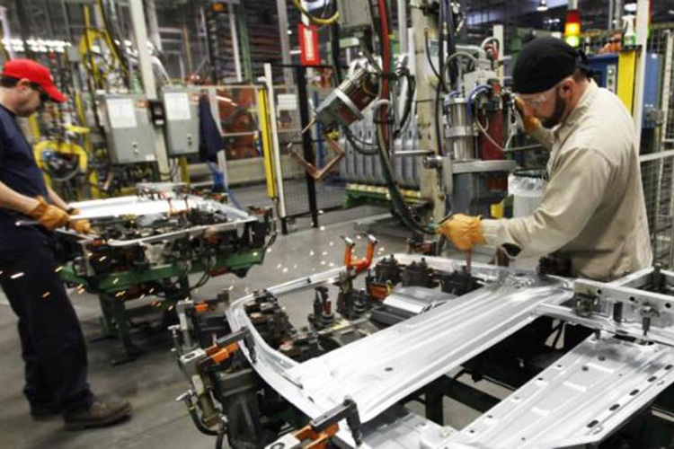 Producción industrial se desploma 29.3% en abril, su peor caída en la historia