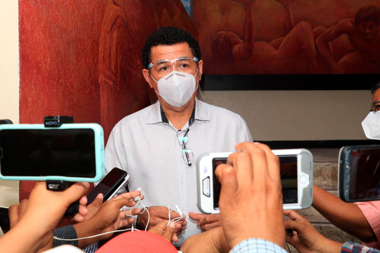 Entregará Mario López 5 mil luminarias led