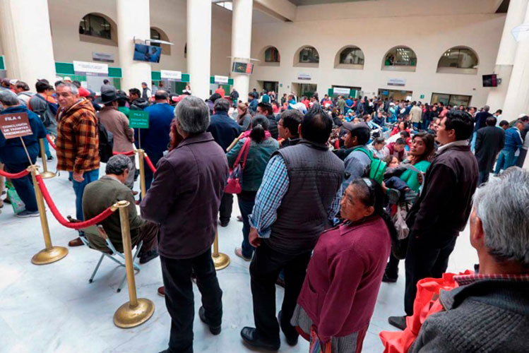 Gobiernos locales reprueban en eliminar ‘tramitología’