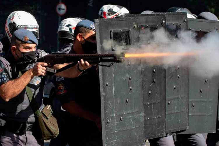 Bolsonaro usará a la fuerza de seguridad si protestas superan límites