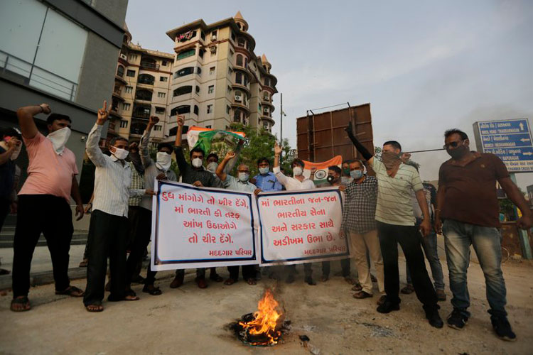 China dice acordar el fin de la tensión fronteriza con India