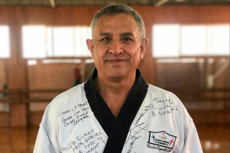 Muere por Covid-19 Reinaldo Salazar, entrenador olímpico de taekwondo