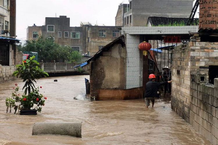Tormentas dejan 3 muertos, 12 desaparecidos en China