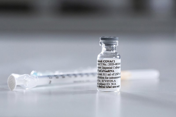 Gran Bretaña inicia ensayos de posible vacuna de coronavirus