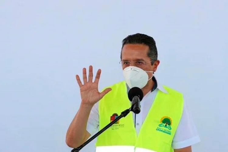 Carlos Joaquín González, gobernador de QRoo tiene Covid-19
