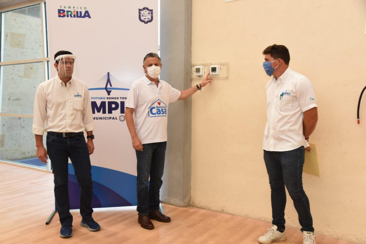 Entrega Municipio aire acondicionado al Polideportivo Tampico