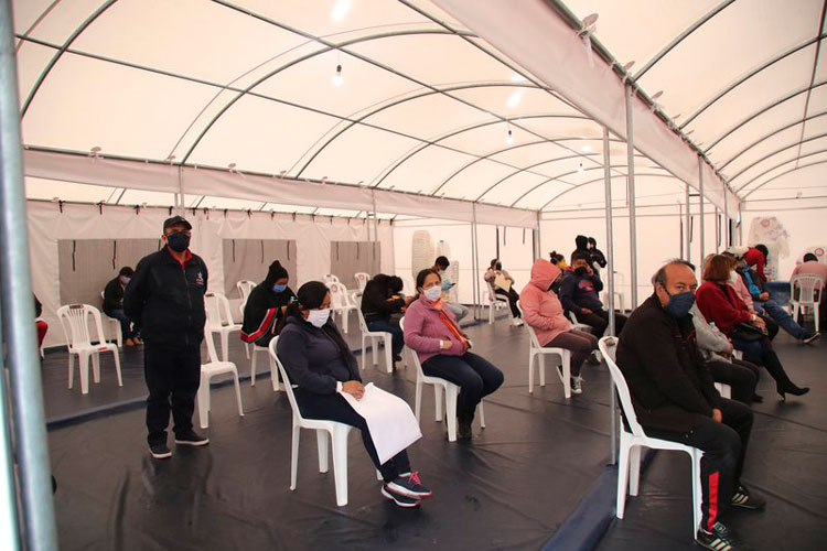 Quito: hospitales y servicios fúnebres colapsados por COVID