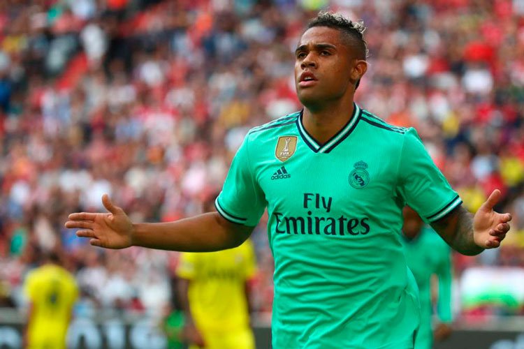 Mariano Díaz da positivo por covid-19