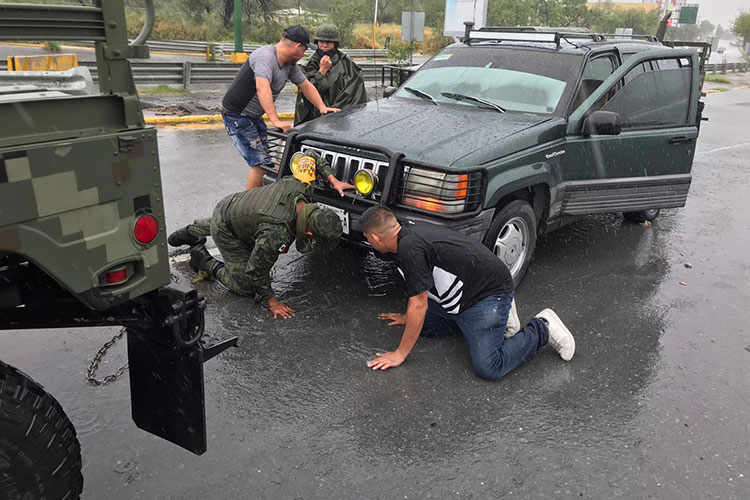 Rescata IMSS a cinco bebés del Hospital inundado en Reynosa