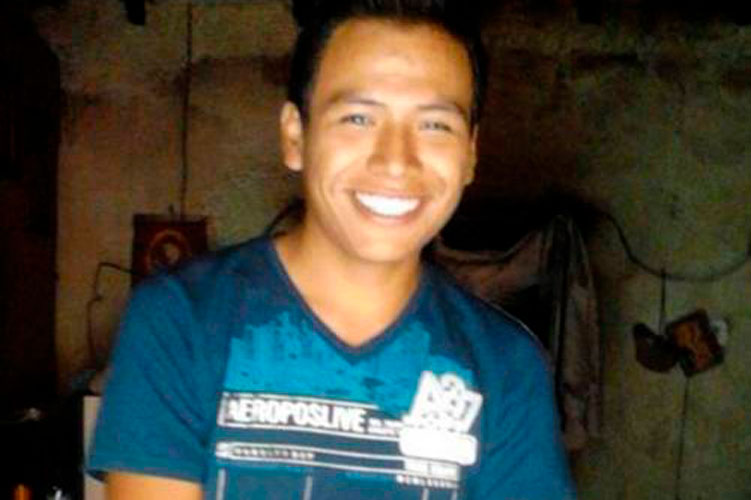 Identifican por el ADN a alumno de los 43 de Ayotzinapa