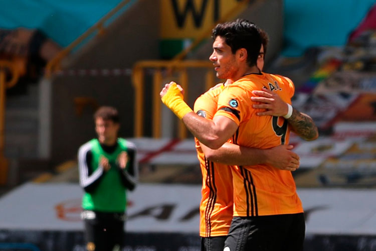 Raúl Jiménez se reencuentra con el gol en victoria de los Wolves
