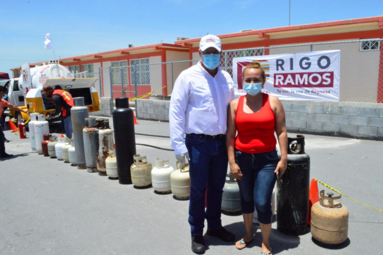 Regala Gas LP Diputado para ayudar a familias en crisis