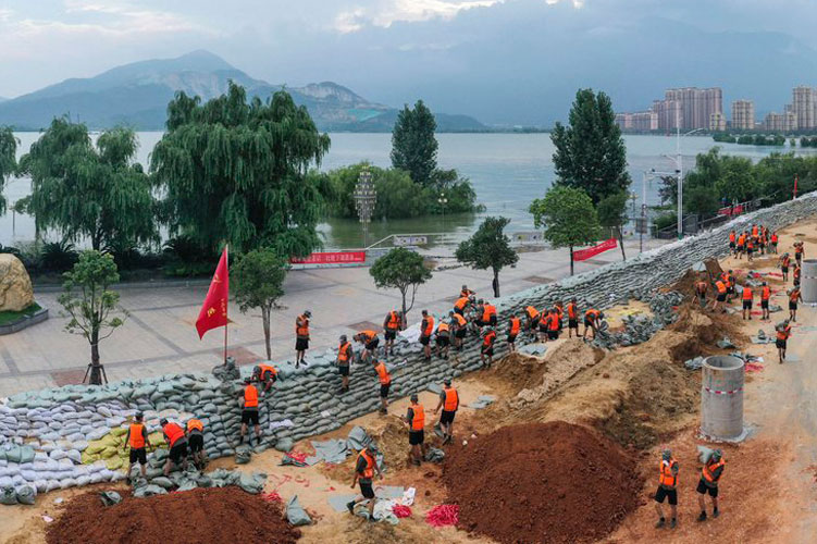 El anegado sur de China se prepara para más tormentas