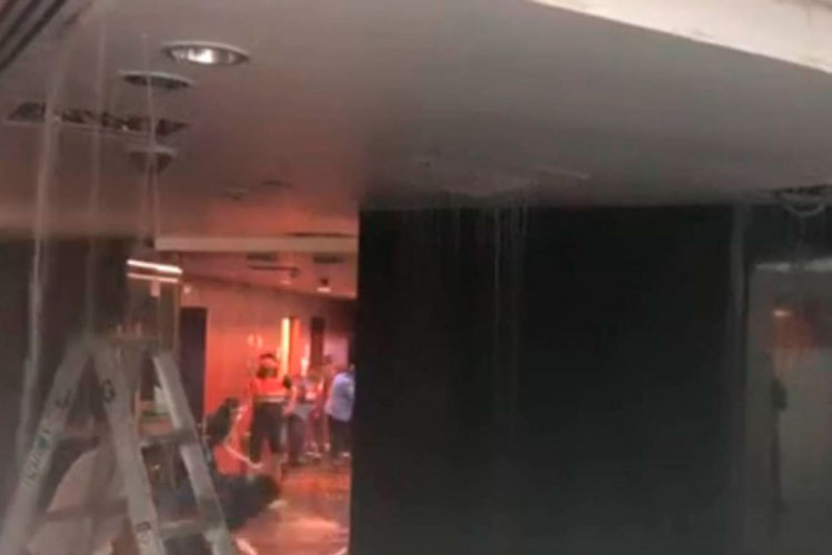 Colapsan tuberías de agua del Senado y causan ‘cascadas’