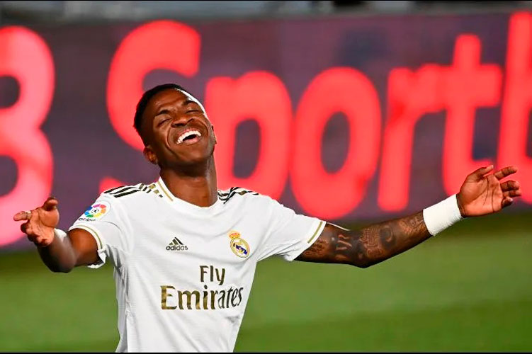 Vinicius no entrena pendiente de test de coronavirus