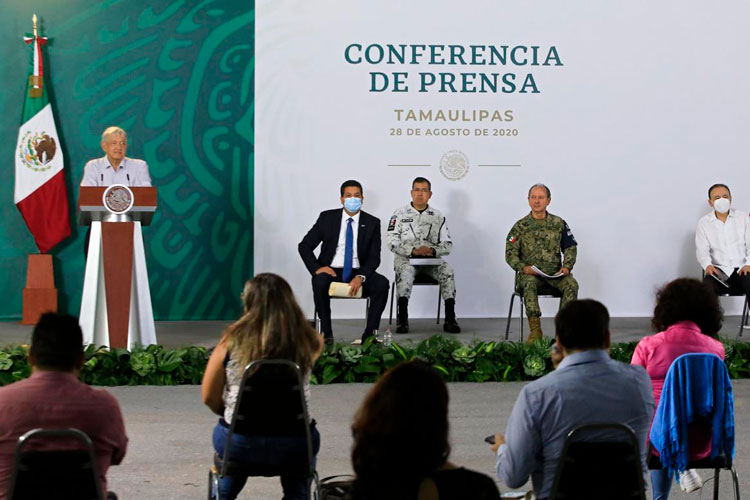 Condena AMLO a opositores de proyectos “disfrazados de ambientalistas”