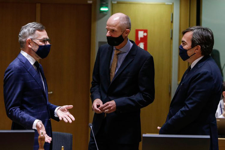 Investigan un paquete sospechoso en parlamento de Alemania