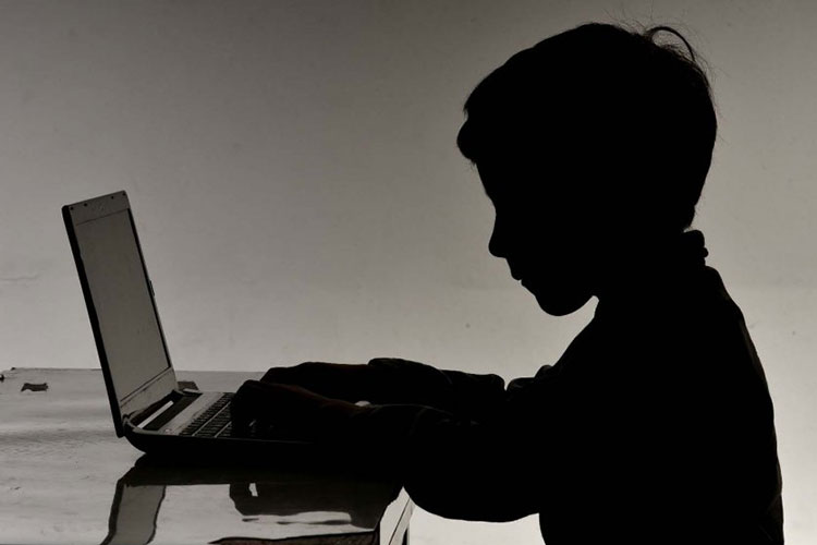 Proponen mayor protección a menores contra Ciber-delitos