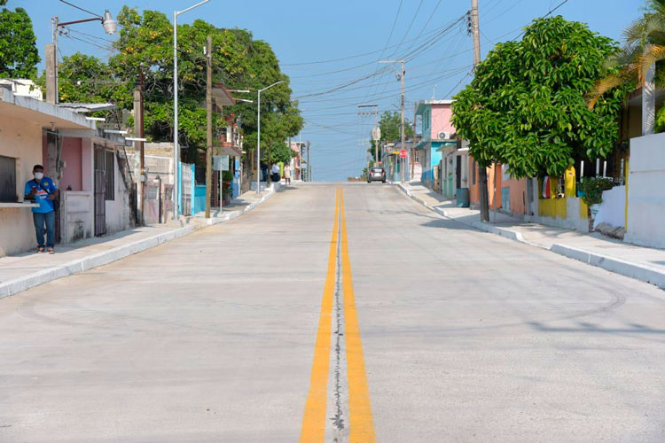 Moderniza Chucho Nader las calles de la Obrera