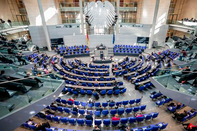 Investigan un paquete sospechoso en parlamento de Alemania