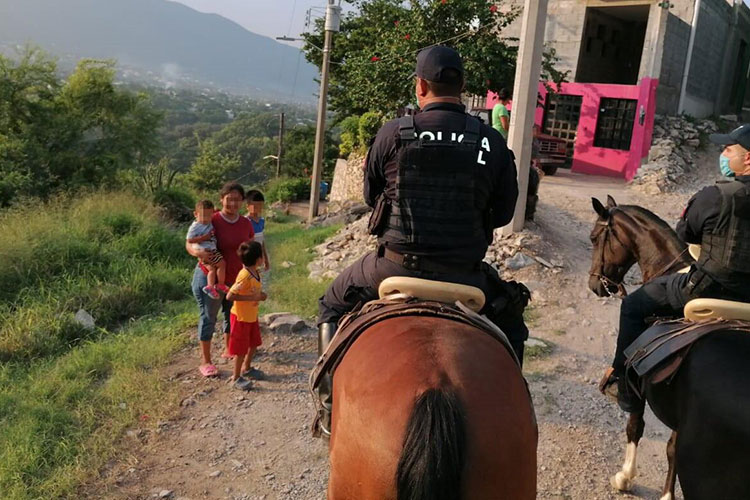 Vigilan a Caballo colonias de difícil acceso