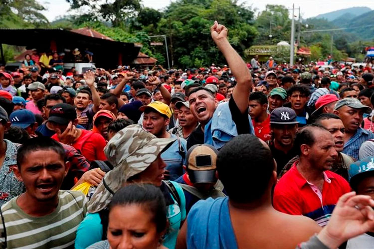 Migrantes de caravana temen a prisión, algunos regresan a su país