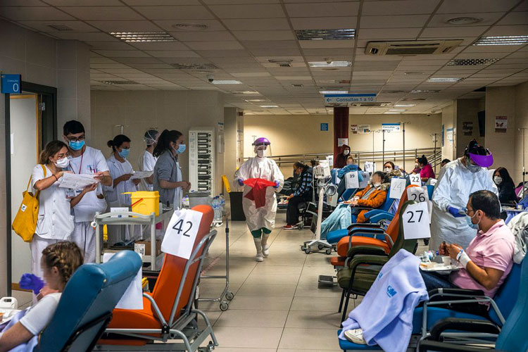 Urge López-Gatell evitar ir a panteones y a peregrinaciones
