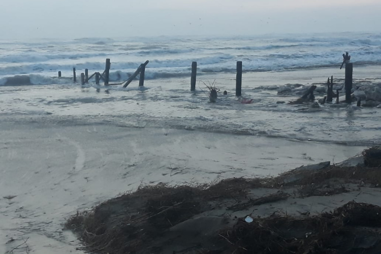 Alerta en la frontera por paso de “Delta”